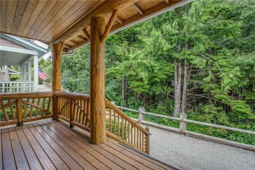 Into The Woods Three-bedroom Home