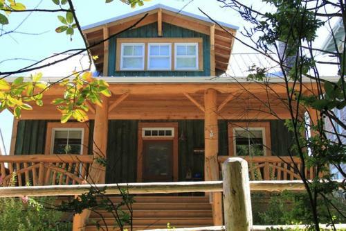 Into The Woods Three-bedroom Home
