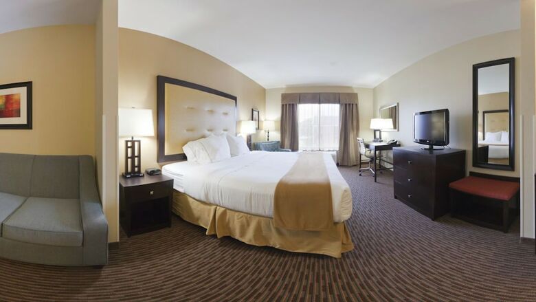 Holiday Inn Express Hotel & Suites Cordele North