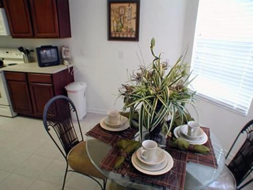 Basnett Villa 7795