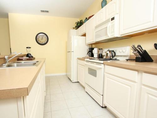 Comrow Villa 7739