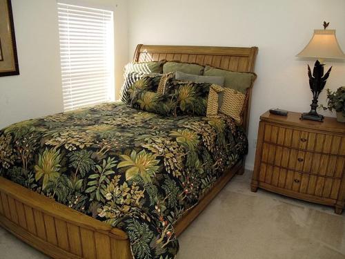 Comrow Villa 7716