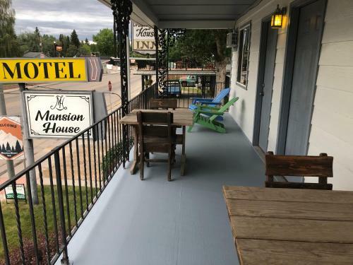 Bed & Breakfast Historic Mansion House Inn
