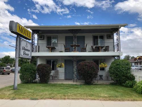Bed & Breakfast Historic Mansion House Inn