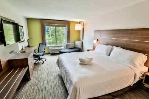 Holiday Inn Express Hotel & Suites Dickson