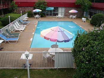 Motel Columbus Inn & Suites