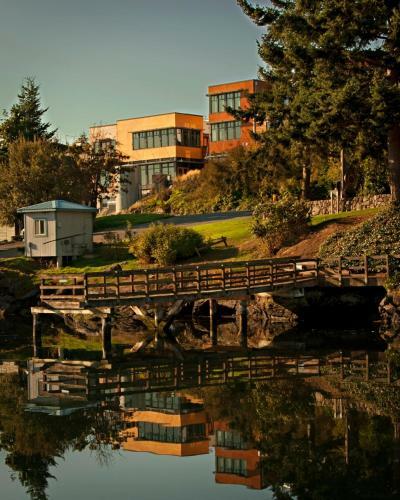 Hotel Island Inn At 123 West