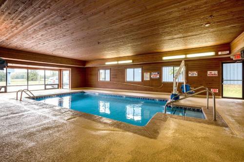 Motel 6 Waterloo
