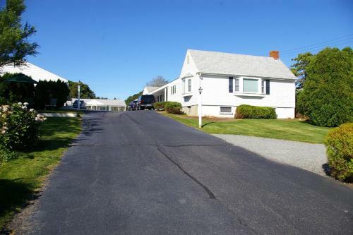 Chatham Highlander Motel