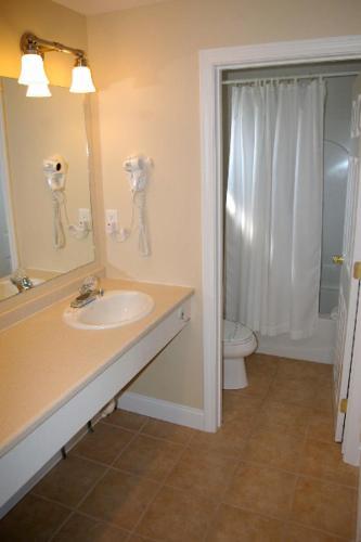 Chatham Highlander Motel