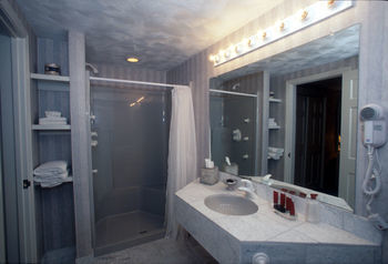 Hotel Pleasant Bay Village Resort