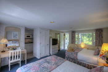 Hotel Pleasant Bay Village Resort