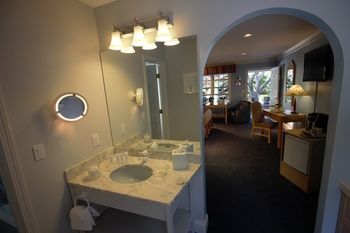 Hotel Pleasant Bay Village Resort
