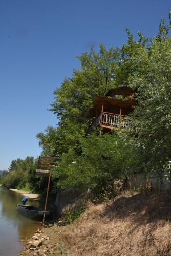 Holiday Home Ku?ica Na Drvetu