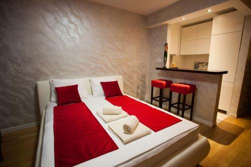 Gentleman Dog Apartment