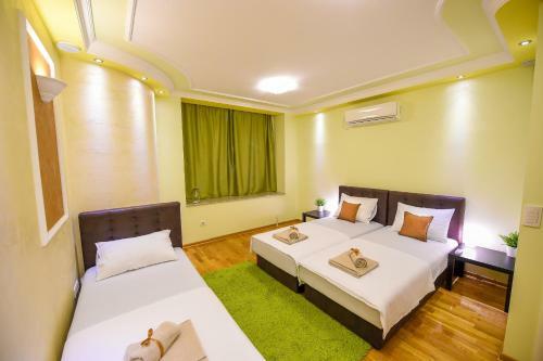 Apartment Sweet House Politika