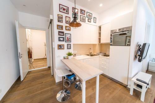 Luxury Center Point Apartment