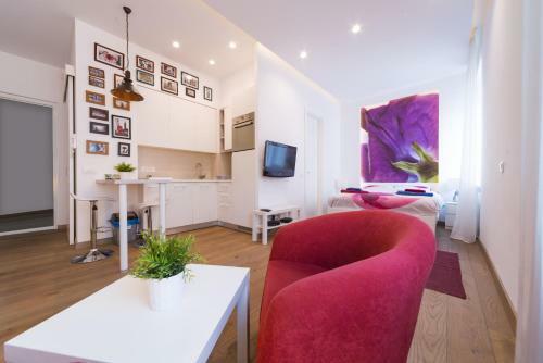 Luxury Center Point Apartment