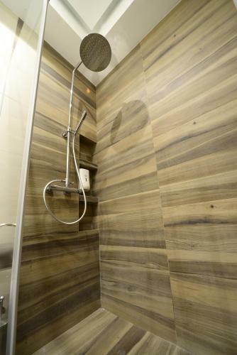 Luxury Center Point Apartment