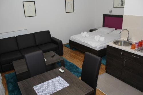 Hostal Wake Up Apartments And Rooms