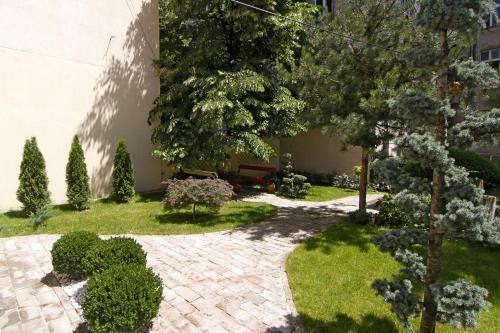 Green And Blue Garden Apartments