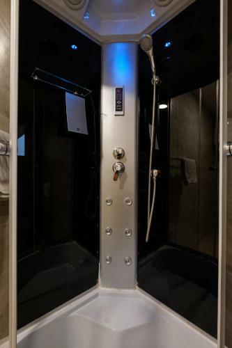Airport Hotel Garni