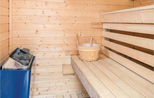 Four-bedroom Holiday Home In Boxholm