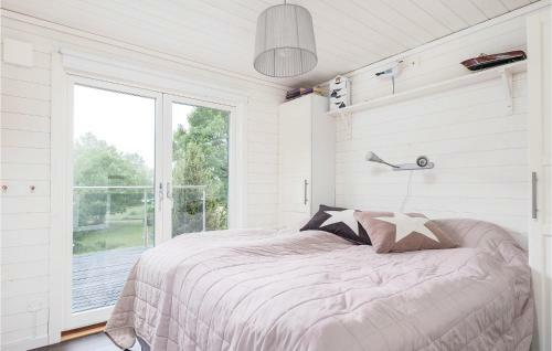 Four-bedroom Holiday Home In Boxholm