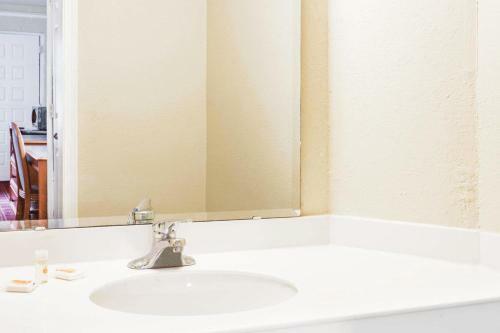 Hotel Days Inn And Suites Altamonte Springs