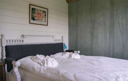 One-bedroom Holiday Home In Lidhult