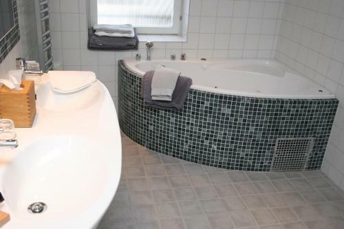 Nyn�sg�rden Hotell & Konferens