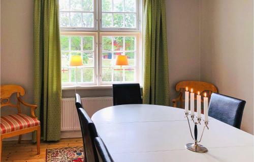 Three-bedroom Holiday Home In Mantorp
