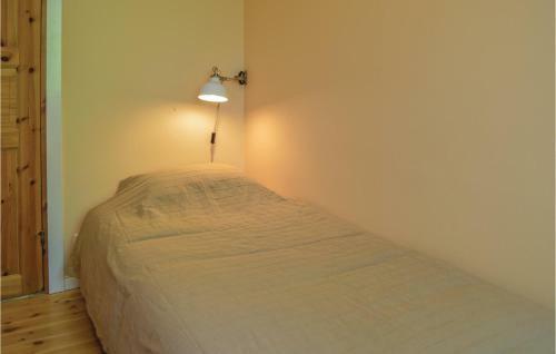 Three-bedroom Holiday Home In Farentunna
