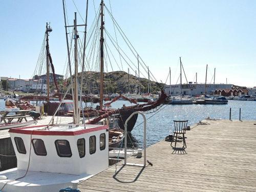Two-bedroom Holiday Home In Sk�rhamn 1