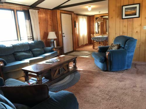 Motel White Eagle Inn & Family Lodge