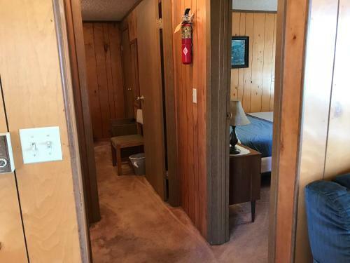 Motel White Eagle Inn & Family Lodge