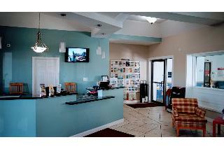 Hotel The Admiralty Inn & Suites