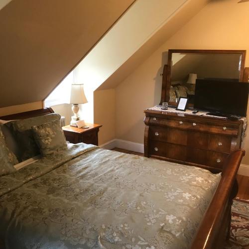 Edgewood Manor Inn Bed And Breakfast