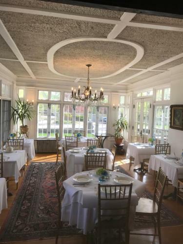 Edgewood Manor Inn Bed And Breakfast