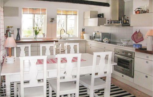 Three-bedroom Holiday Home In Klagstorp