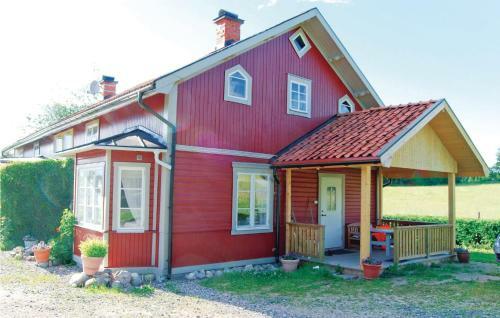 Two-bedroom Apartment In Malmkoping