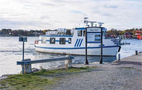 Three-bedroom Holiday Home In Torhamn