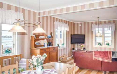 Three-bedroom Holiday Home In Torhamn