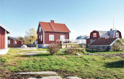 Three-bedroom Holiday Home In Torhamn