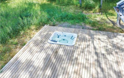 Four-bedroom Holiday Home In Tingsryd