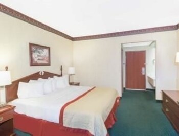 Hotel Baymont Inn And Suites Jonesboro