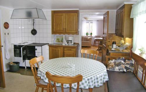 Two-bedroom Holiday Home Skeppshult 02