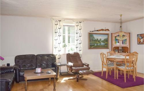 Three-bedroom Holiday Home In Korsberga