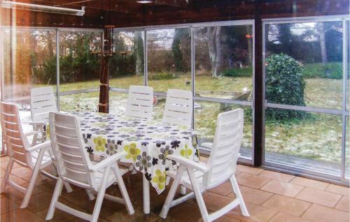 Four-bedroom Holiday Home In Falsterbo