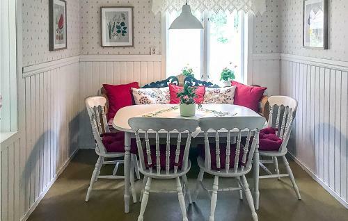 Three-bedroom Holiday Home In Hultsfred